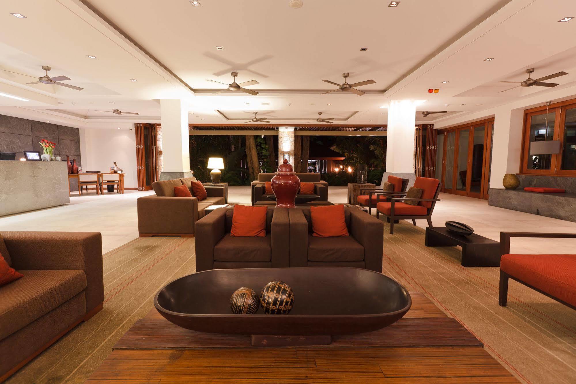 Pullman Palm Cove Sea Temple Resort & Spa Exteriör bild