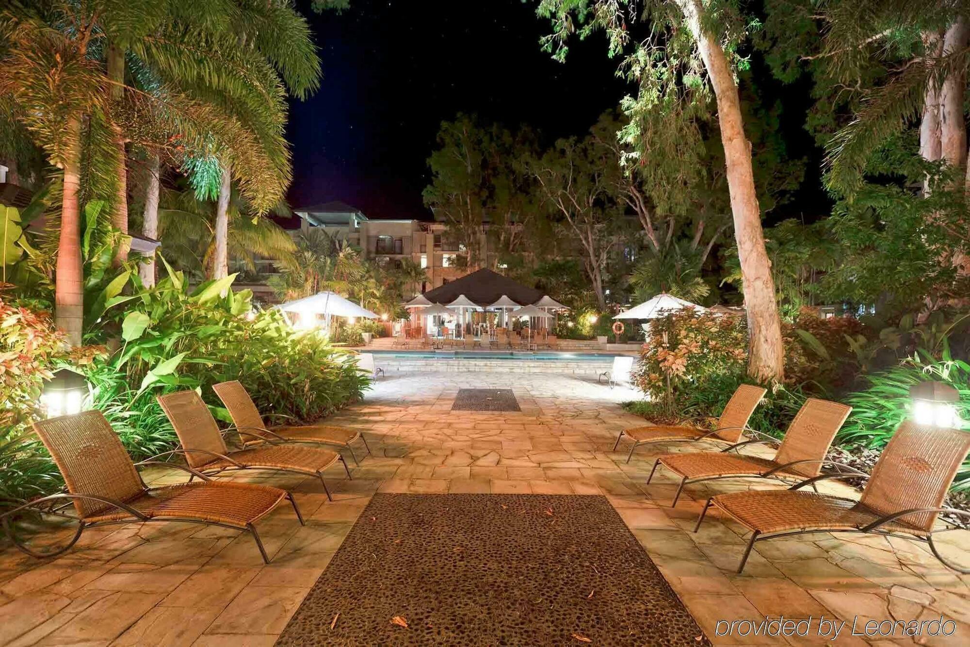 Pullman Palm Cove Sea Temple Resort & Spa Exteriör bild